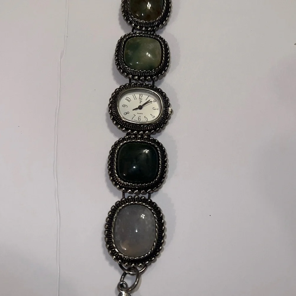 Elegant Silver and Green Stone Wall Clock‎